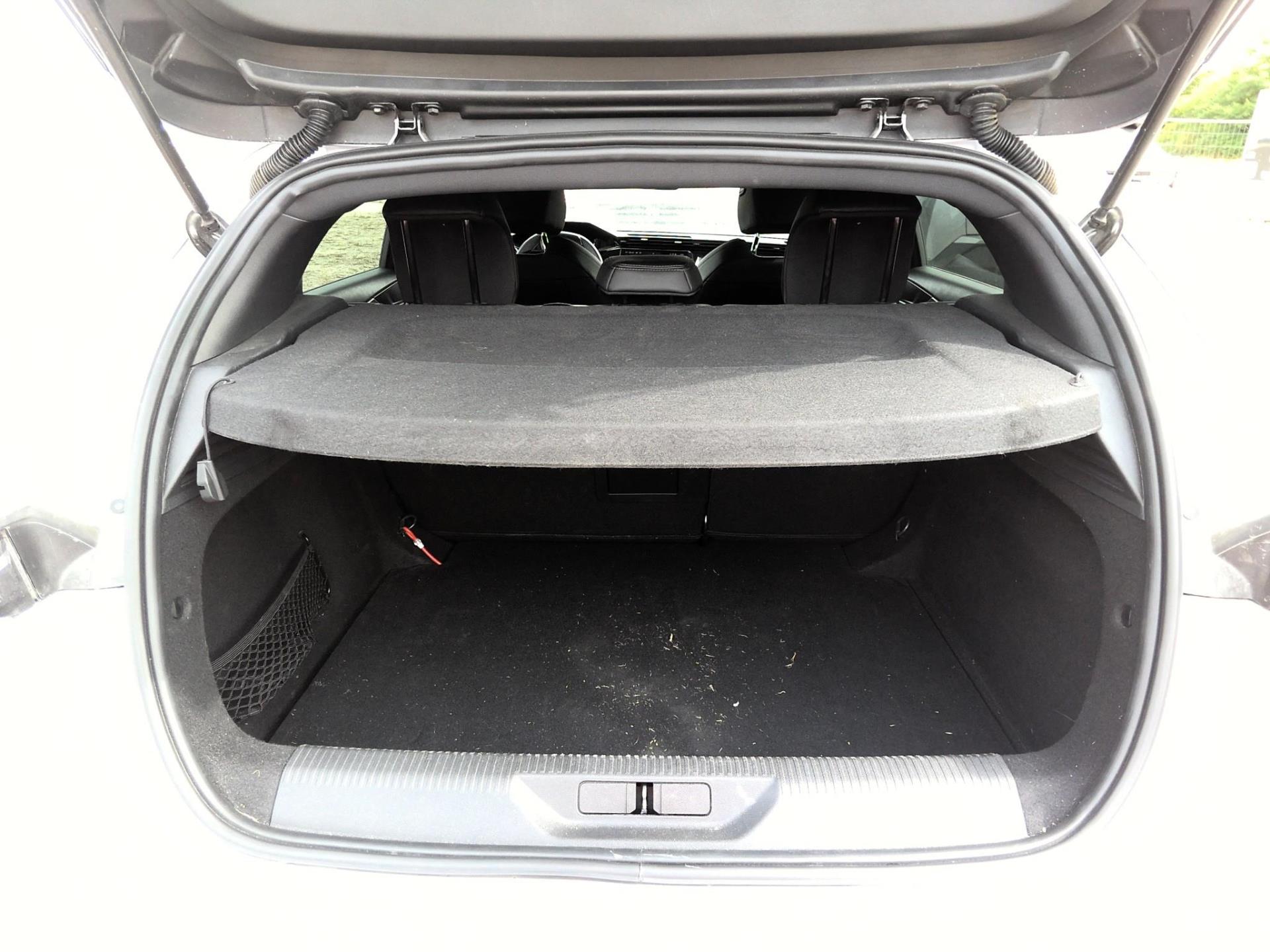 Peugeot 308 Hybrid 136 e-DCS6 GT 2024