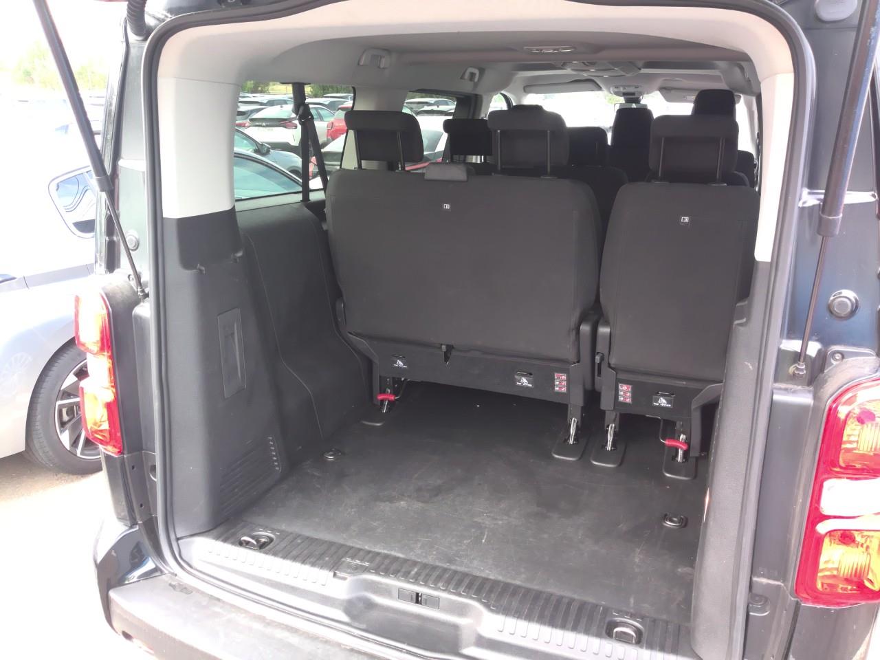 Foto Peugeot TRAVELLER 16