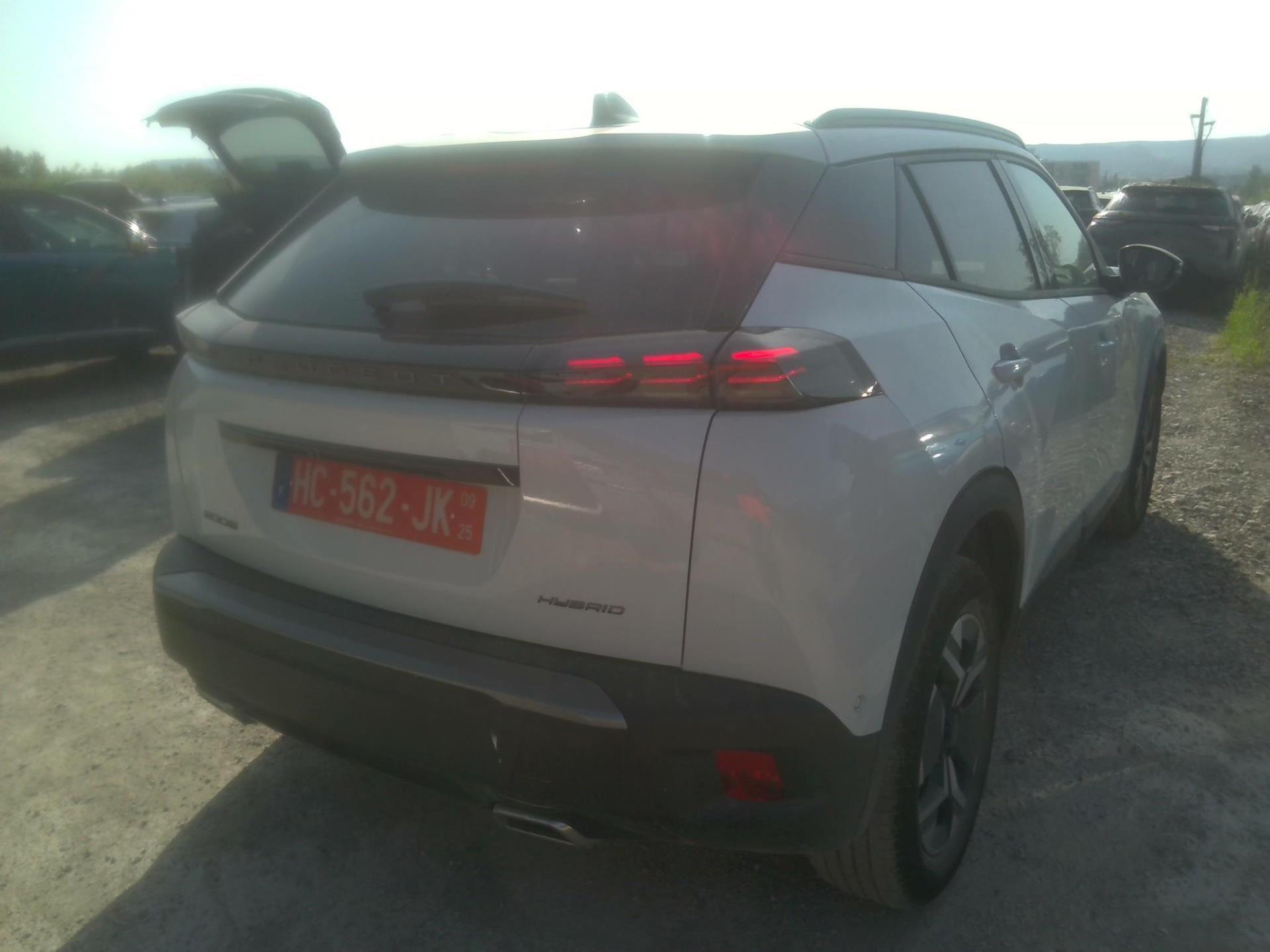 Peugeot 2008 Hybrid 136 e-DCS6 Allure 2025