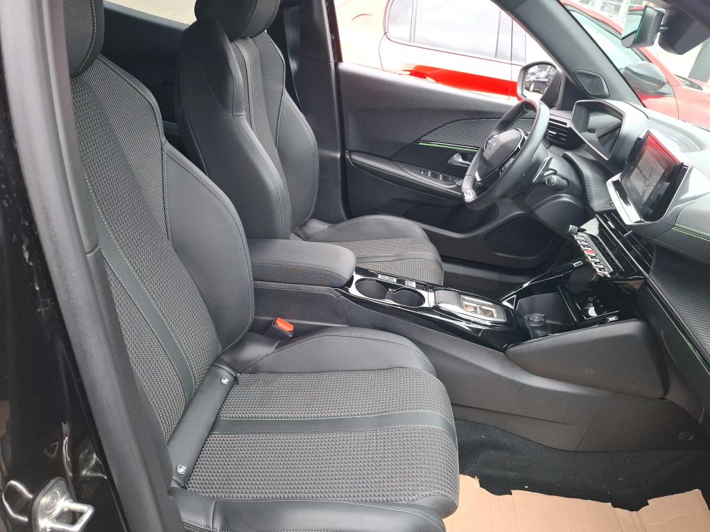 Peugeot 2008 PureTech 130 S&S EAT8 GT 2023