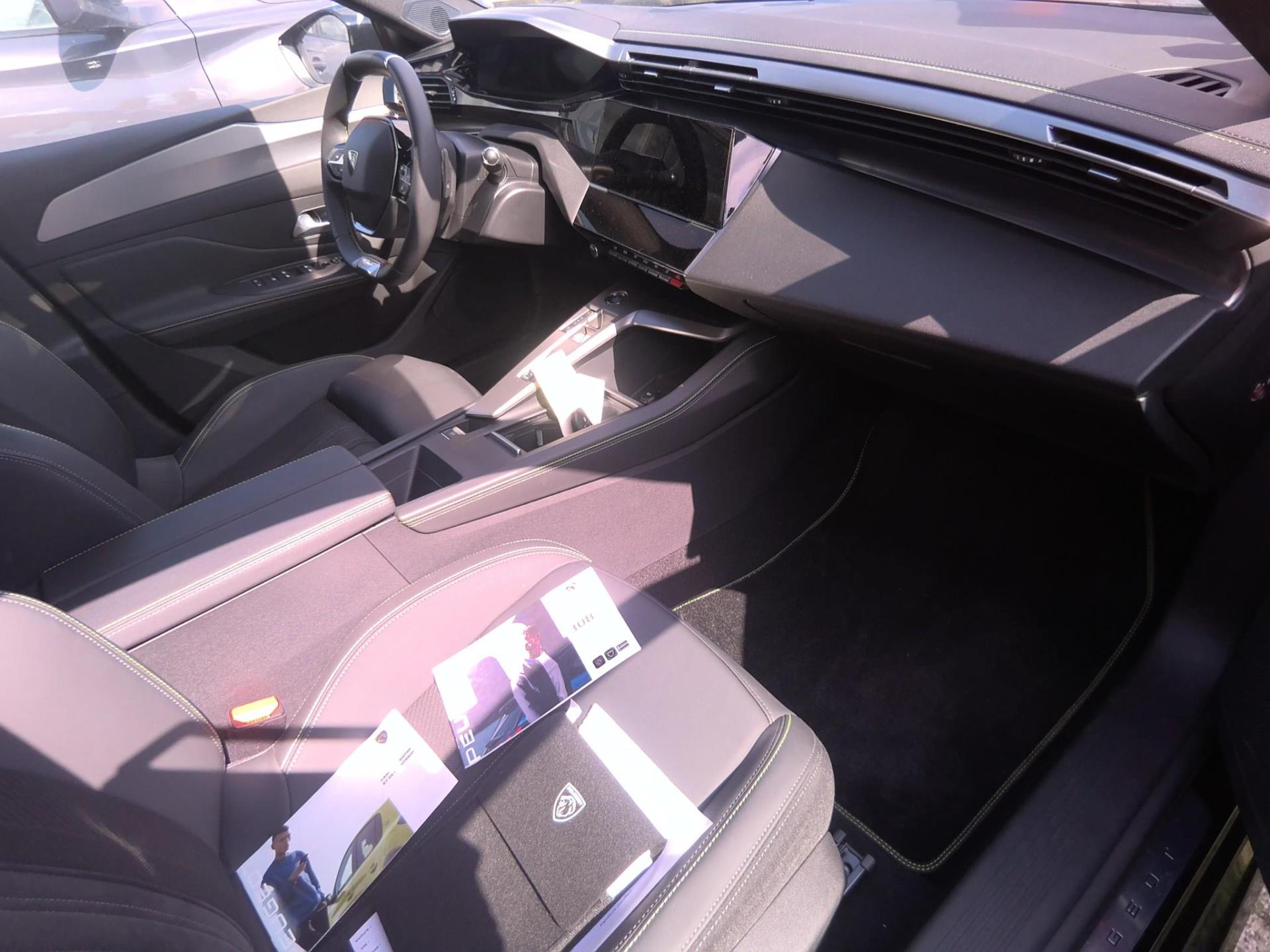 Peugeot 308 SW Hybrid 136 e-DCS6 GT 2024