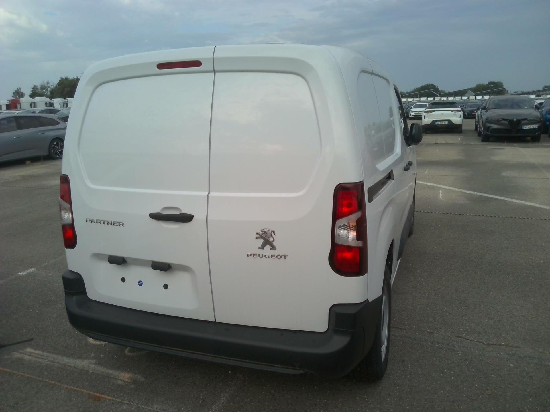 Peugeot PARTNER FOURGON M 650 KG BLUEHDI 130 S&S EAT8 2024