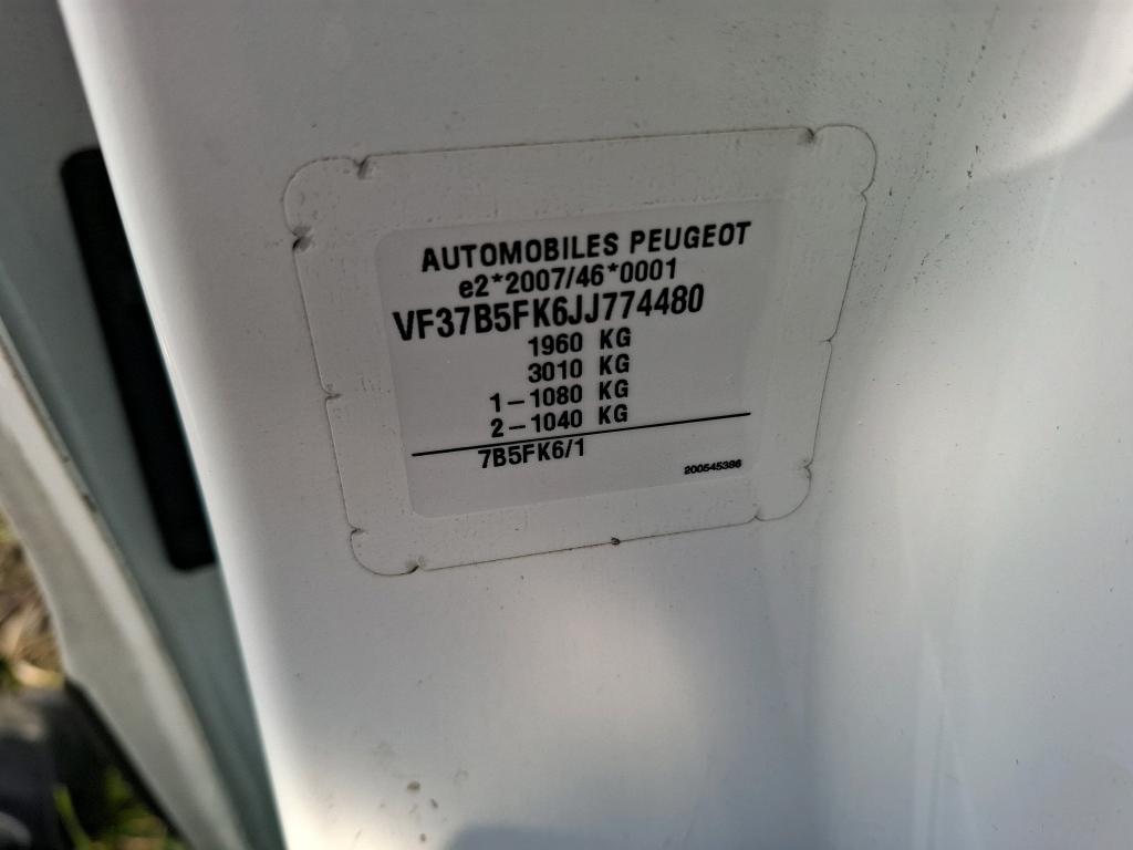 Peugeot PARTNER FOURGON STANDARD 1.6 VTI 98 BVM5 PREMIUM 2018