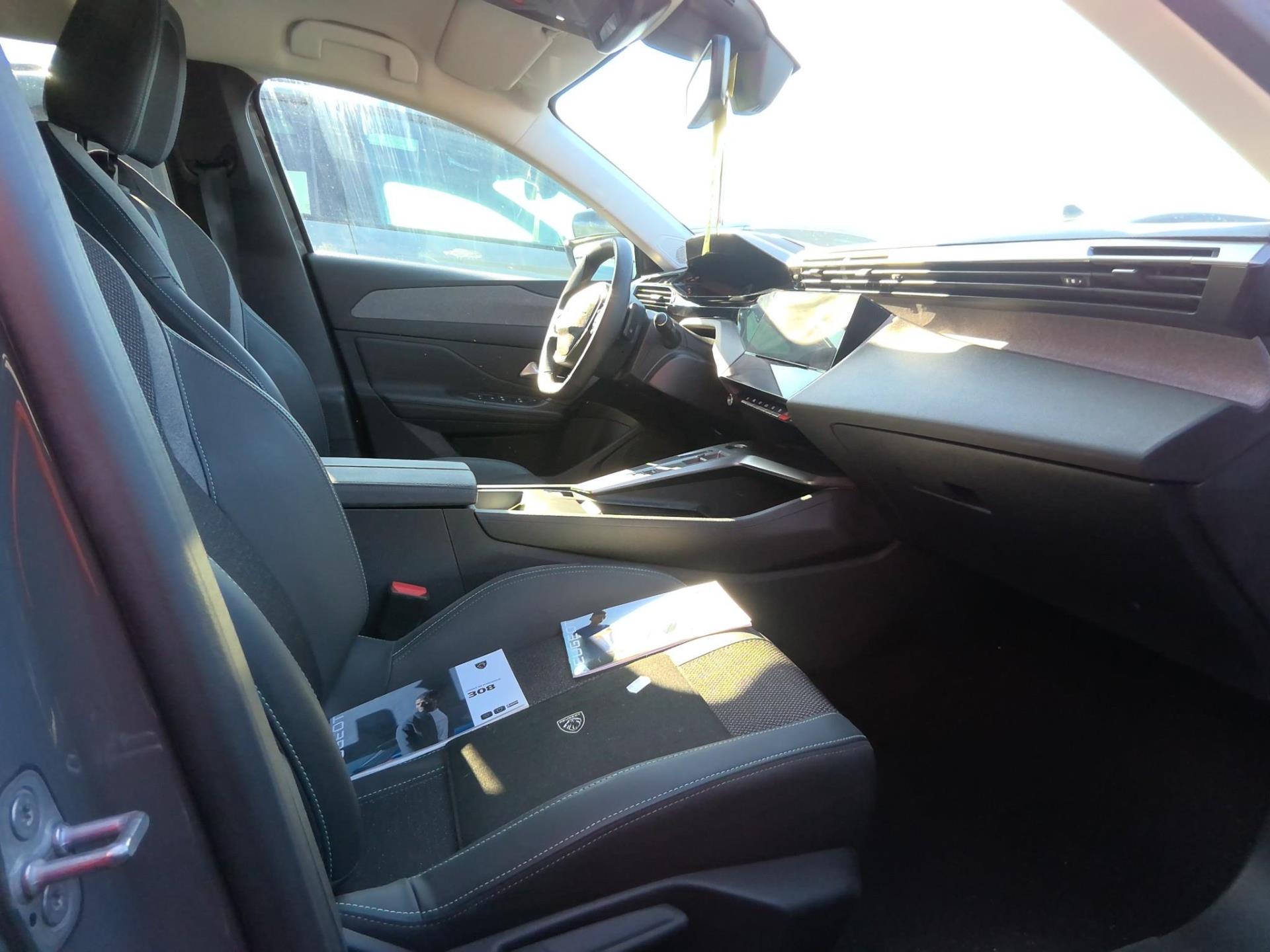 Peugeot 308 Hybrid 145 e-DCS6 Allure 2025