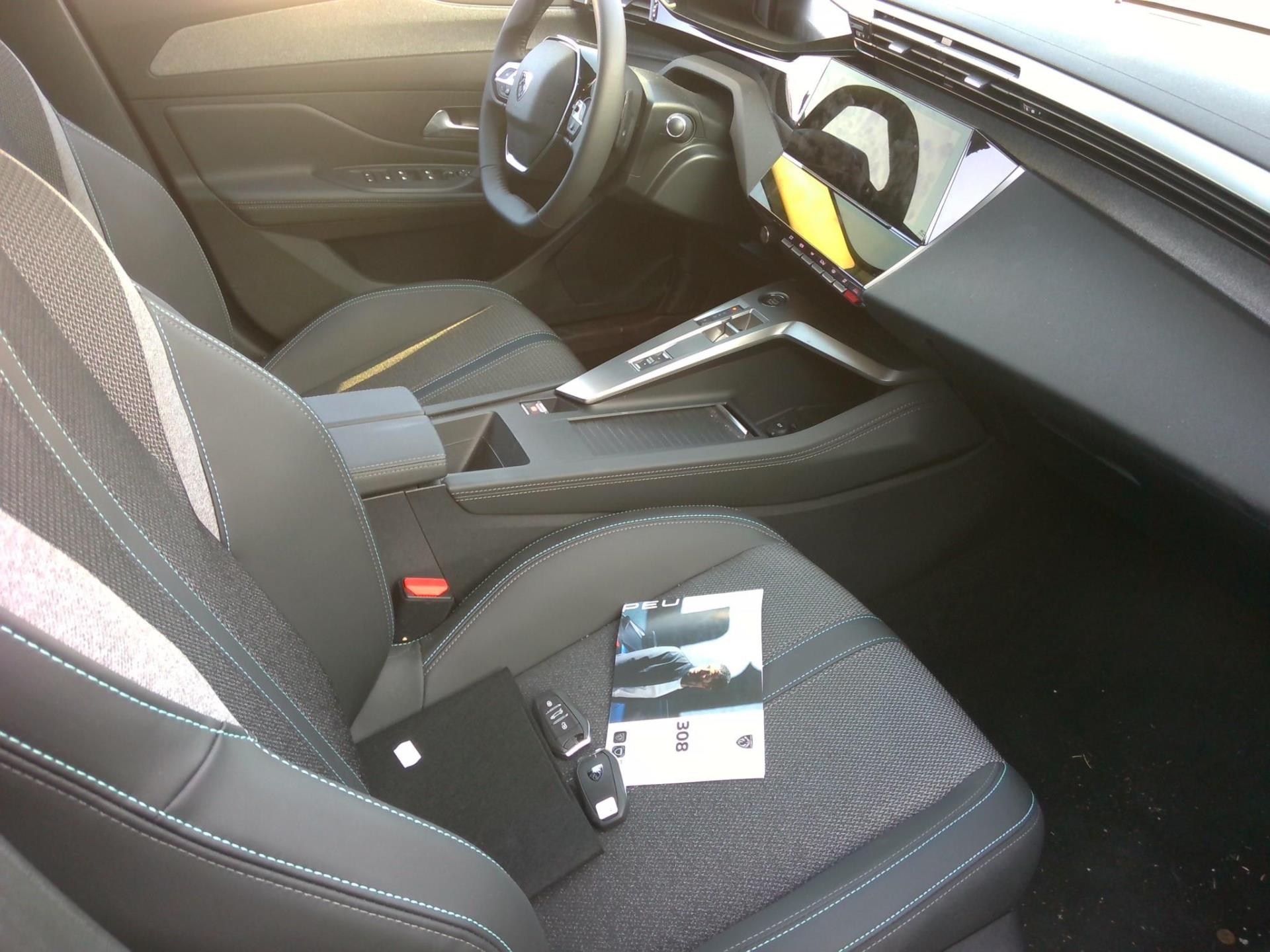 Peugeot 308 SW PHEV 180 e-EAT8 Allure 2024