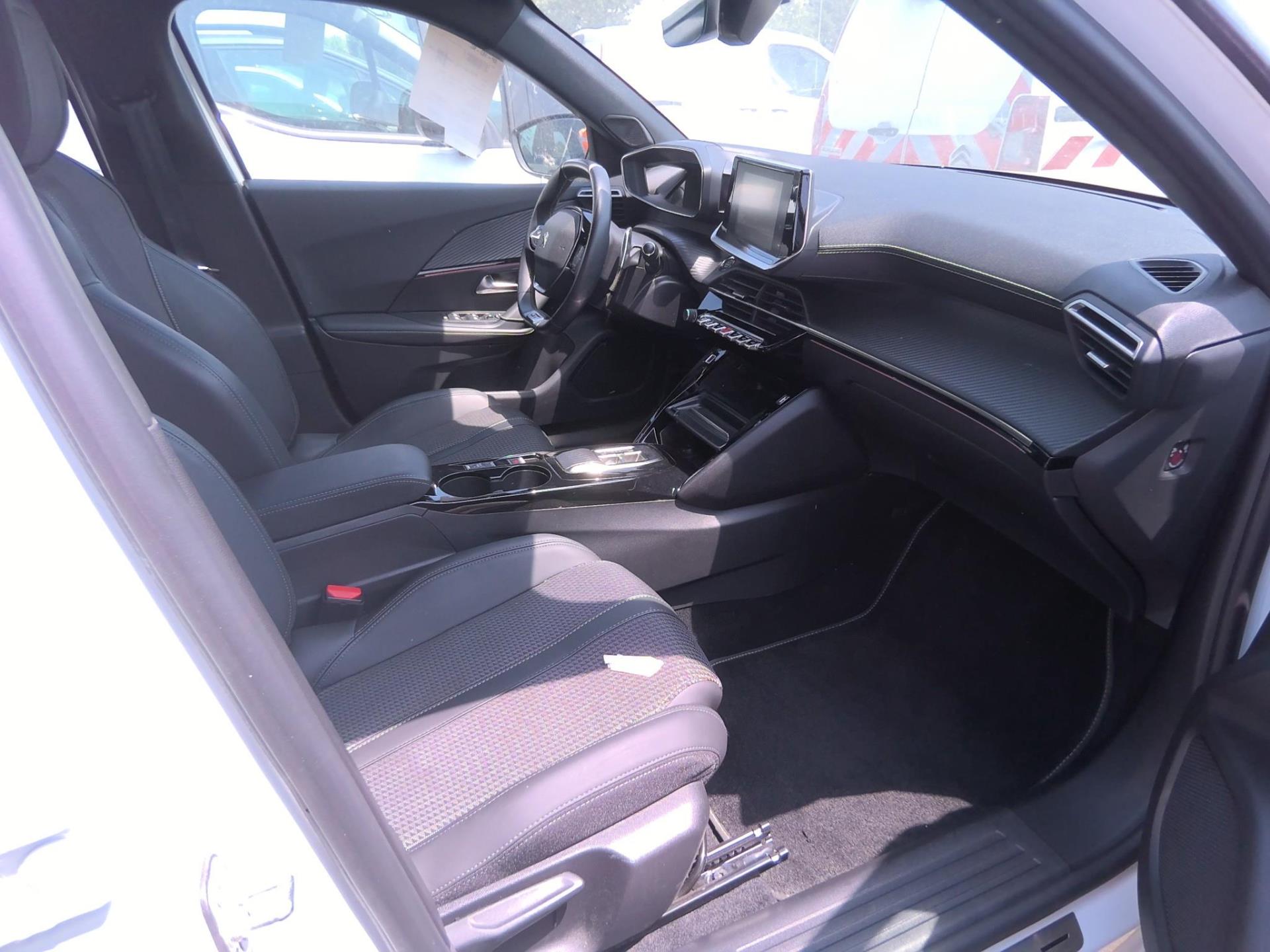 Peugeot 2008 BlueHDi 130 S&S EAT8 GT 2023