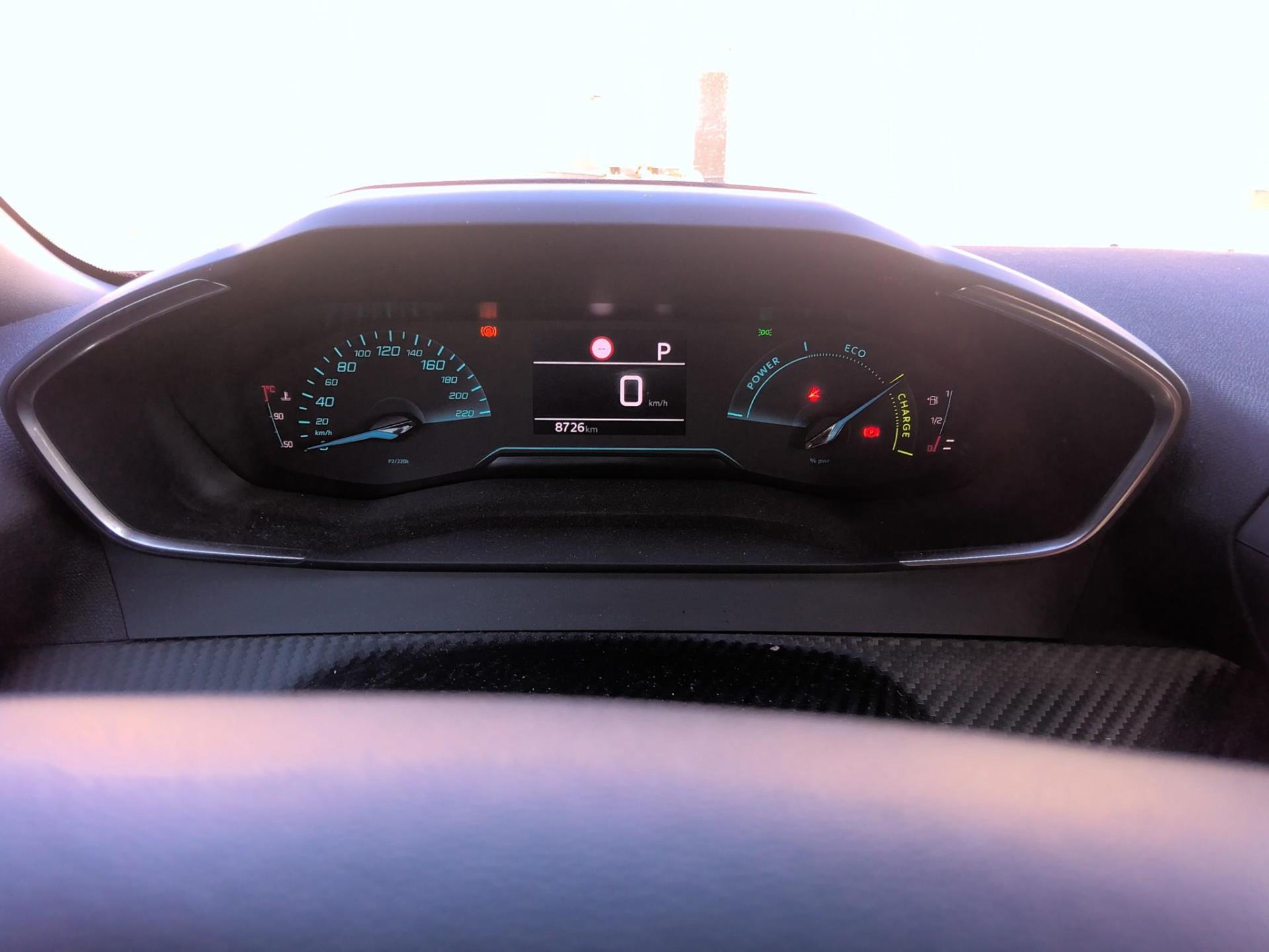 Peugeot 2008 Hybrid 136 e-DCS6 Style 2025