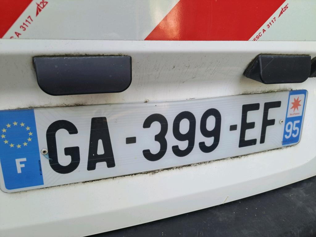Peugeot PARTNER FOURGON STANDARD 650 KG BLUEHDI 100 S&S BVM5 PREMIUM 2021