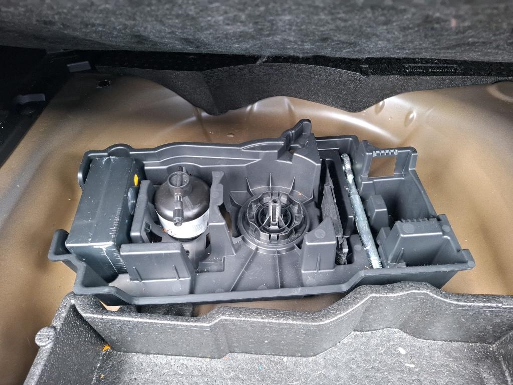 Peugeot 2008 BlueHDi 130 S&S EAT8 Allure 2022