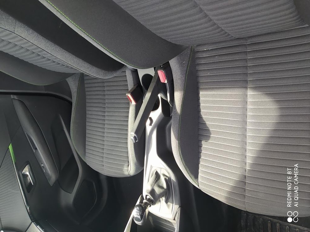Foto Peugeot 208 11
