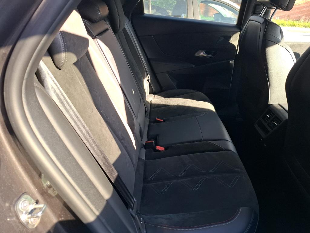 DS DS7 Crossback BlueHDi 130 EAT8 Performance Line+ 2022