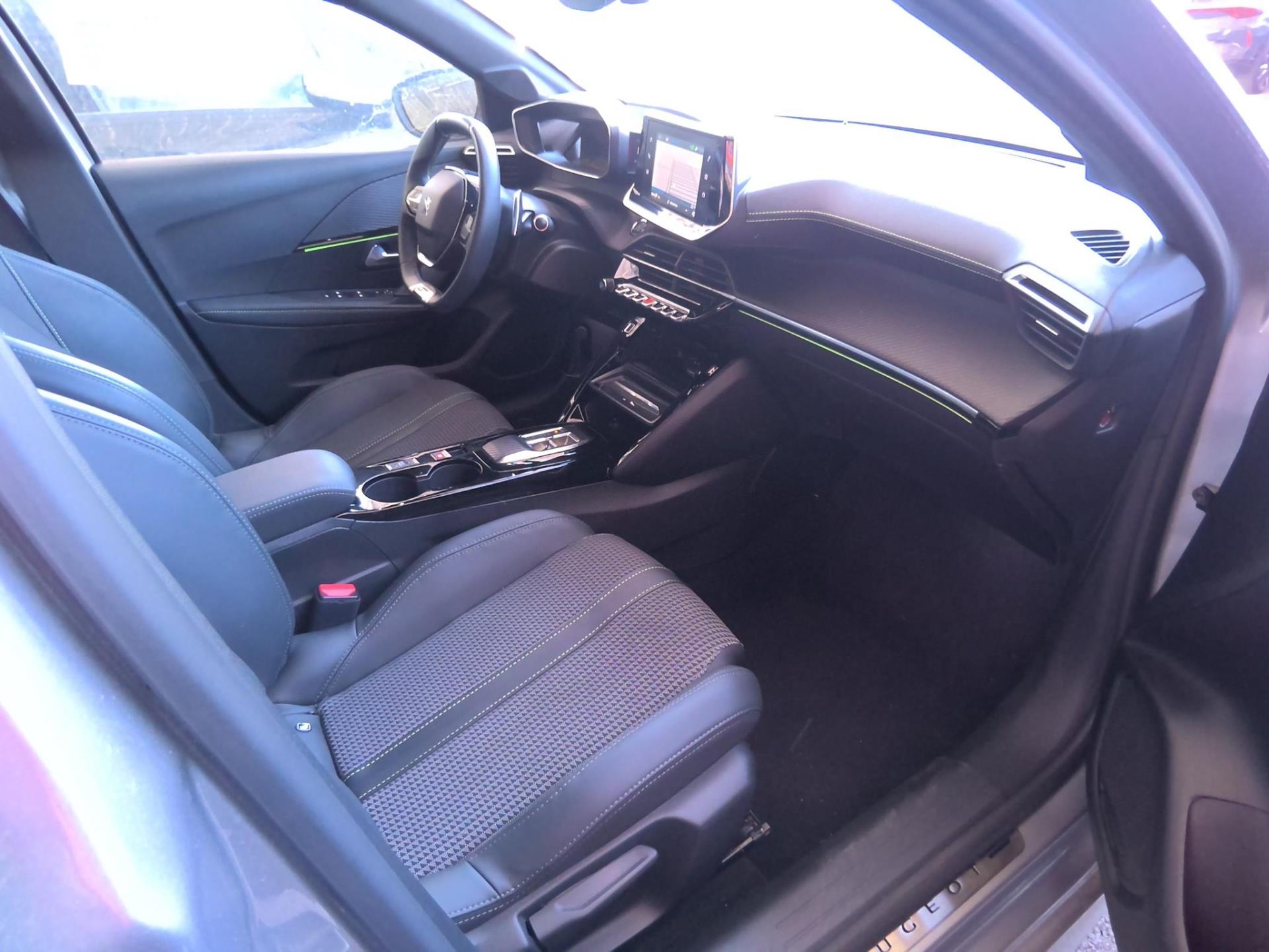 Peugeot 208 PureTech 130 S&S EAT8 GT 2023