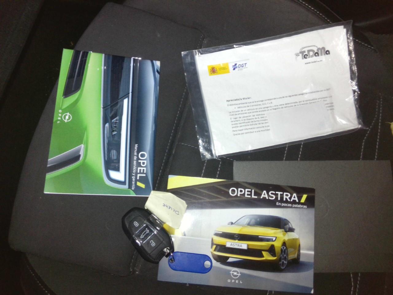Foto Opel Astra PHEV 8