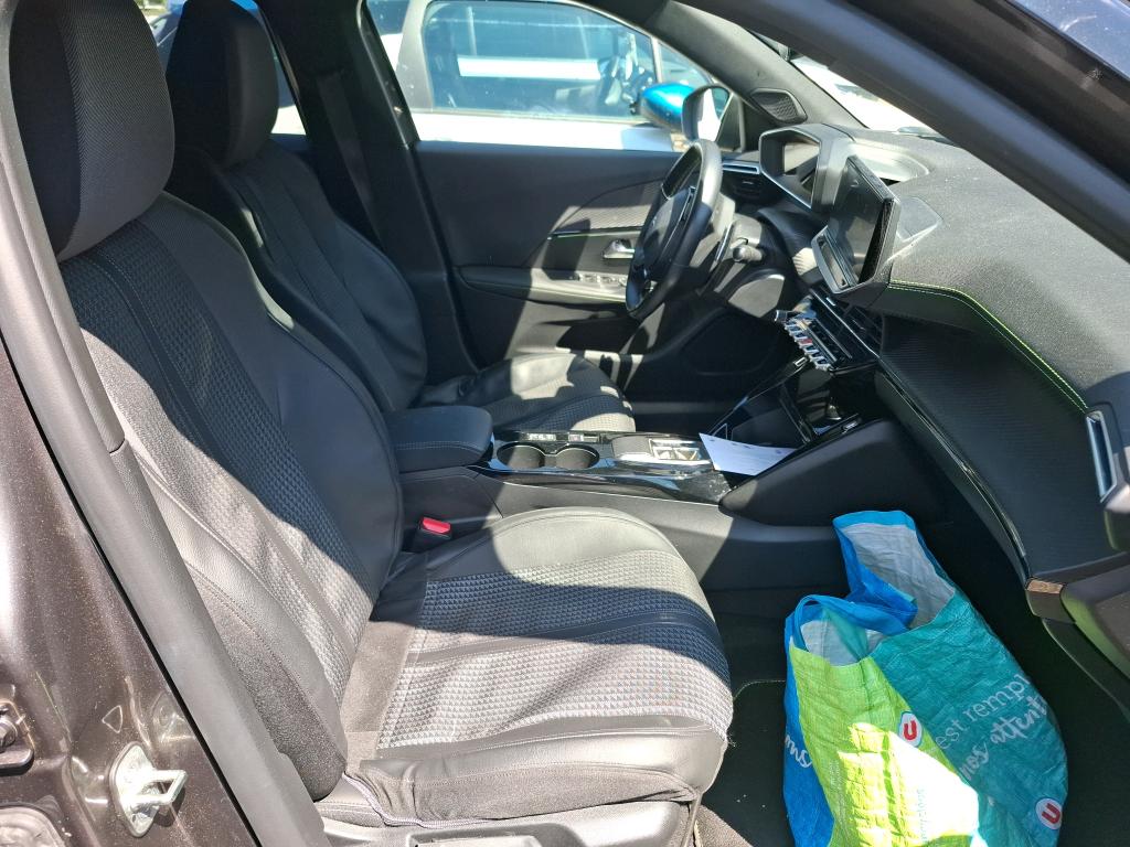 Peugeot 2008 PureTech 130 S&S EAT8 GT 2022