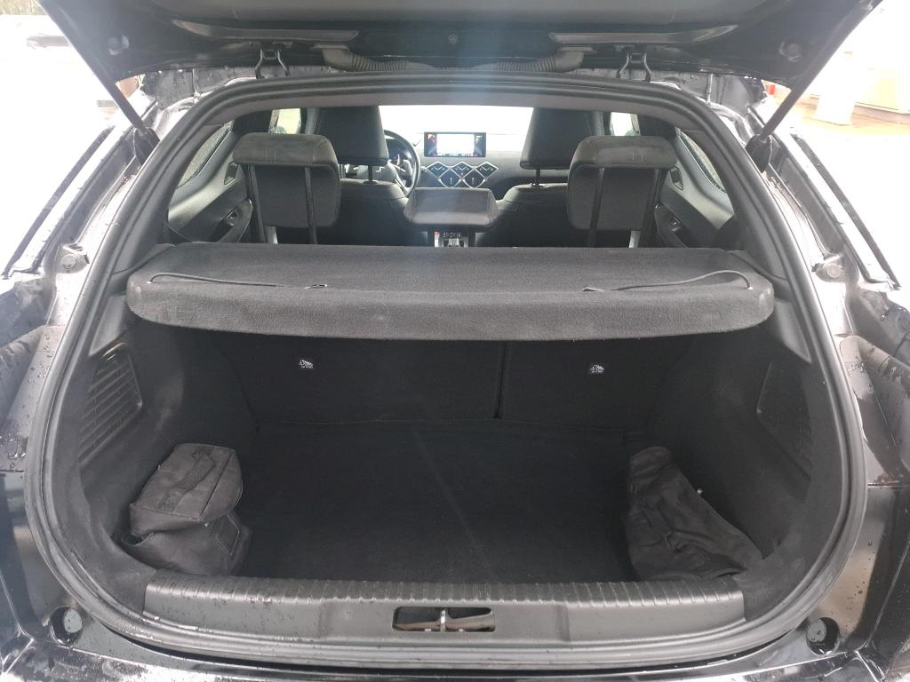 DS DS3 Crossback BlueHDi 130 EAT8 Performance Line+ 2023