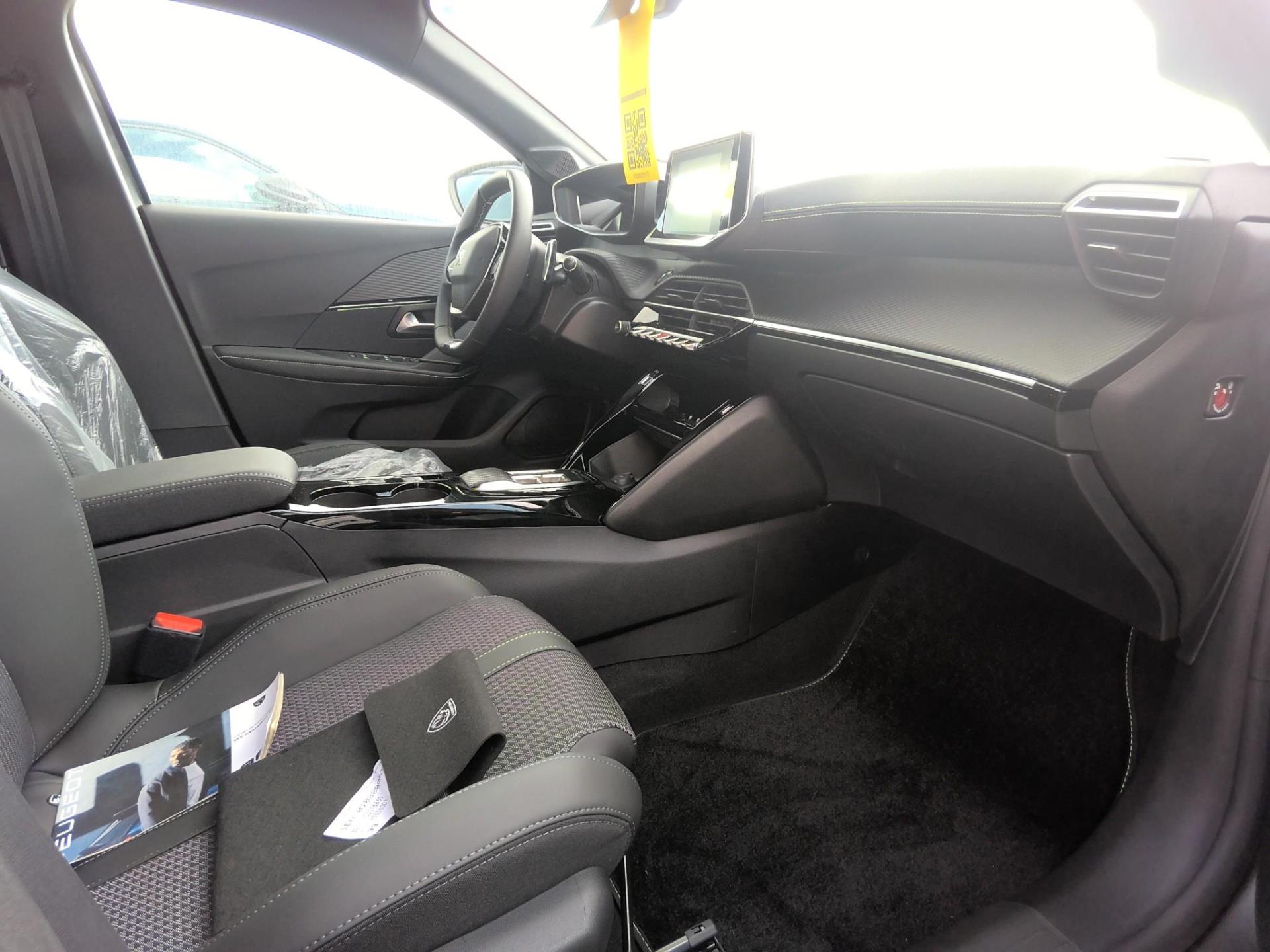 Peugeot 208 PureTech 130 S&S EAT8 GT 2023