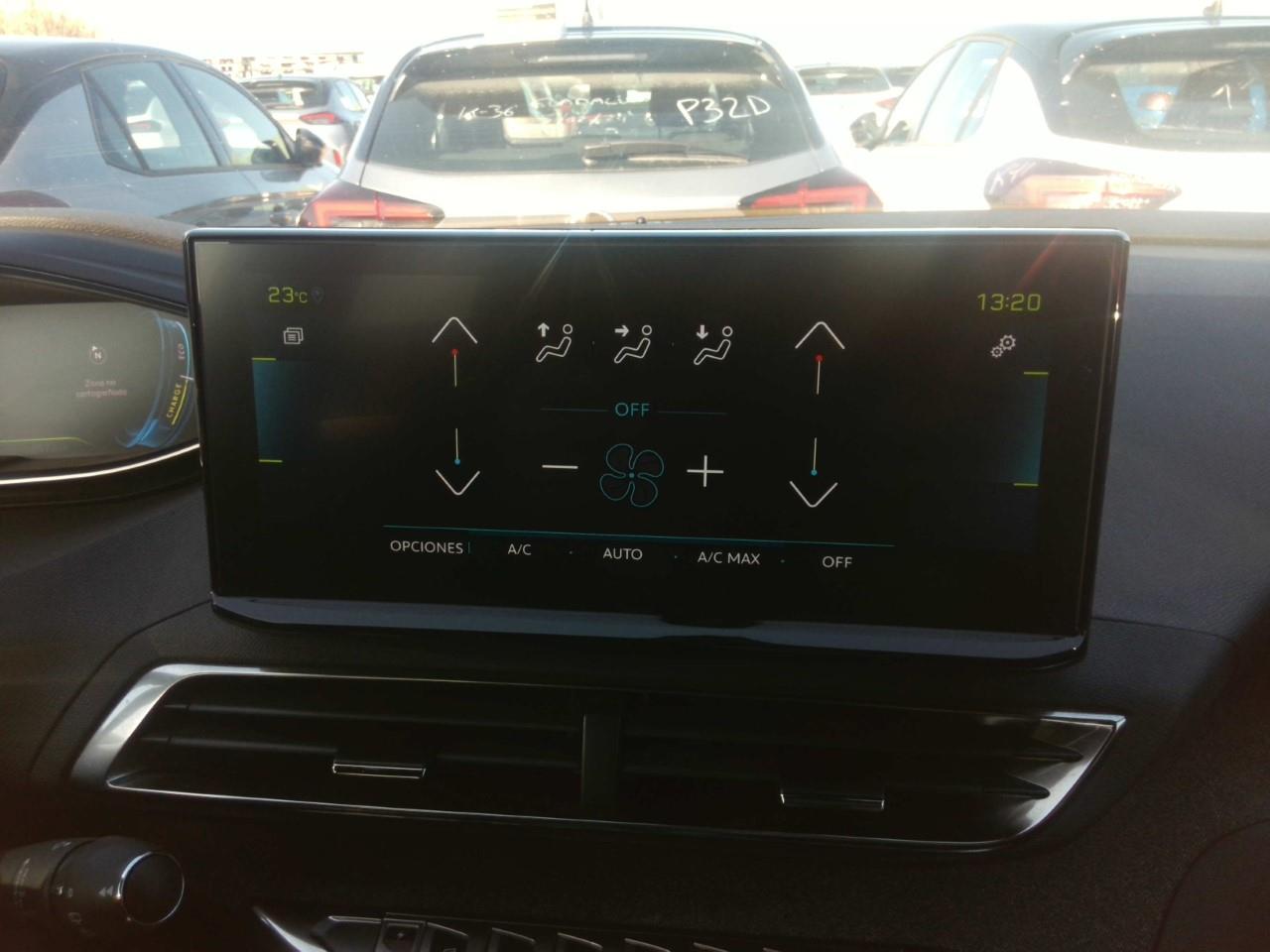 Foto Peugeot 3008 Hybrid 9