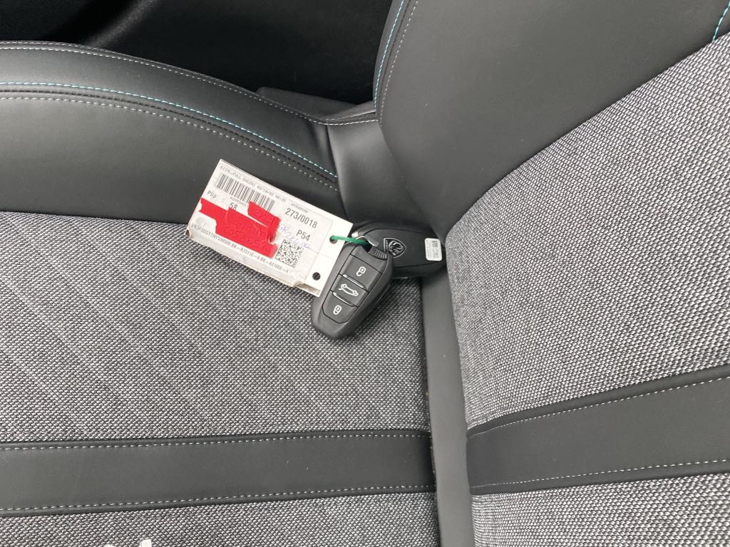 Peugeot 408 PHEV 225 e-EAT8 Allure Pack 2023