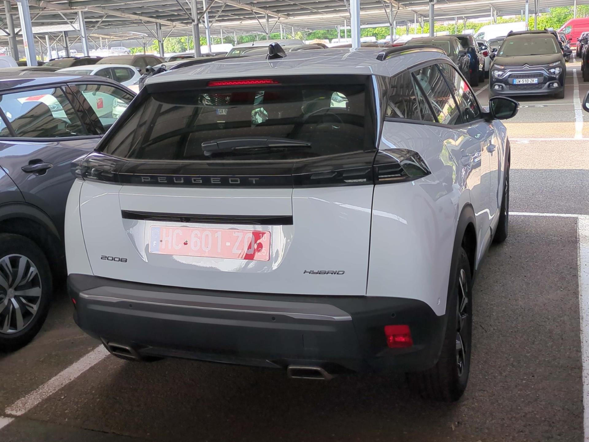 Peugeot 2008 Hybrid 145 e-DCS6 Allure 2025