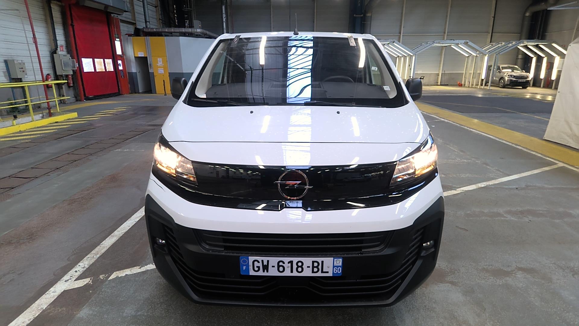 Opel VIVARO FGN TAILLE M BLUEHDI 145 BVM6 2024