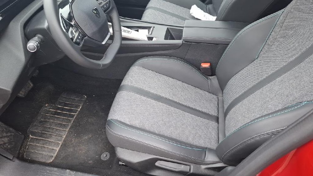 Foto Peugeot 408 10