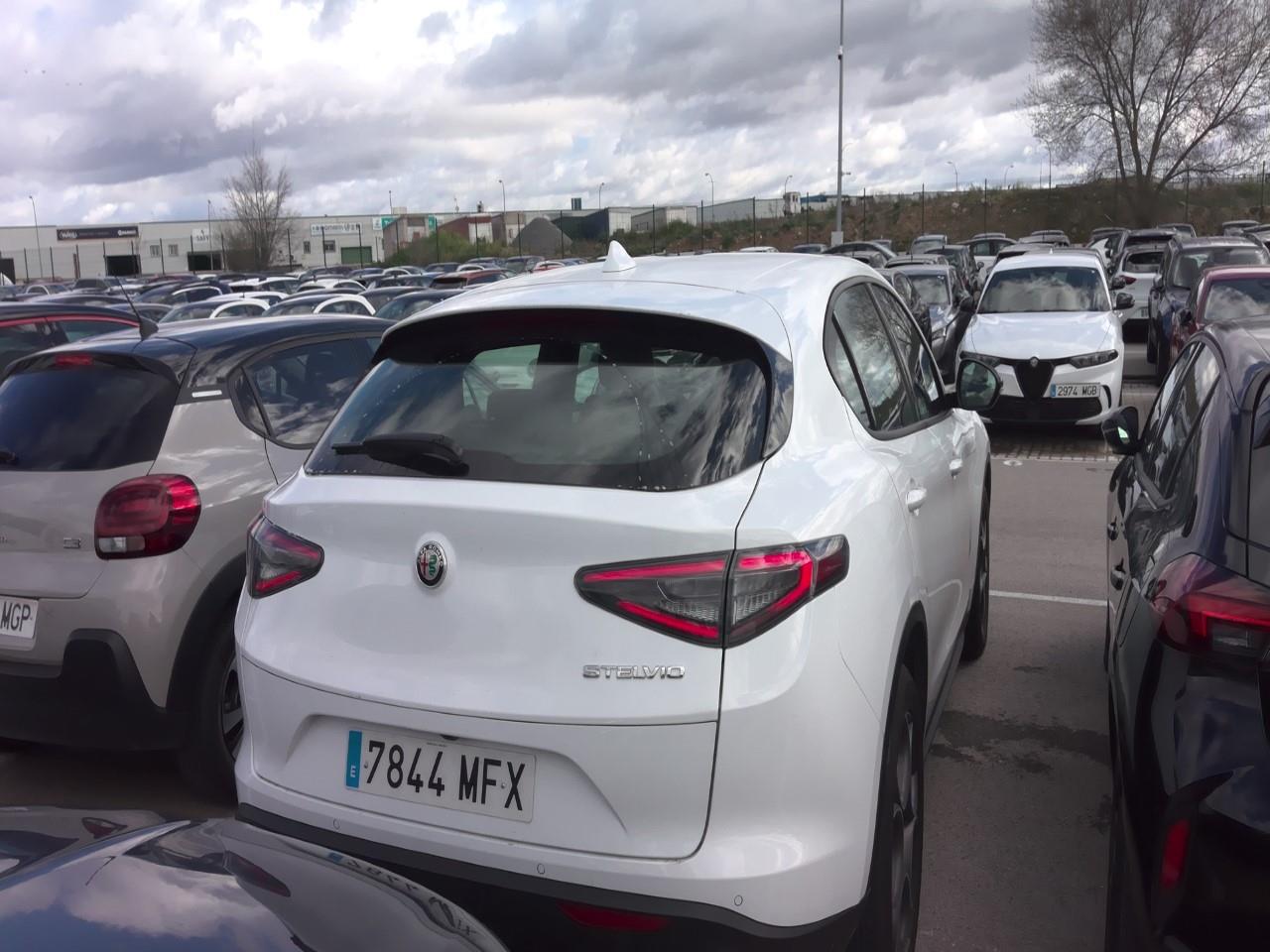 Foto Alfa Romeo Stelvio 7