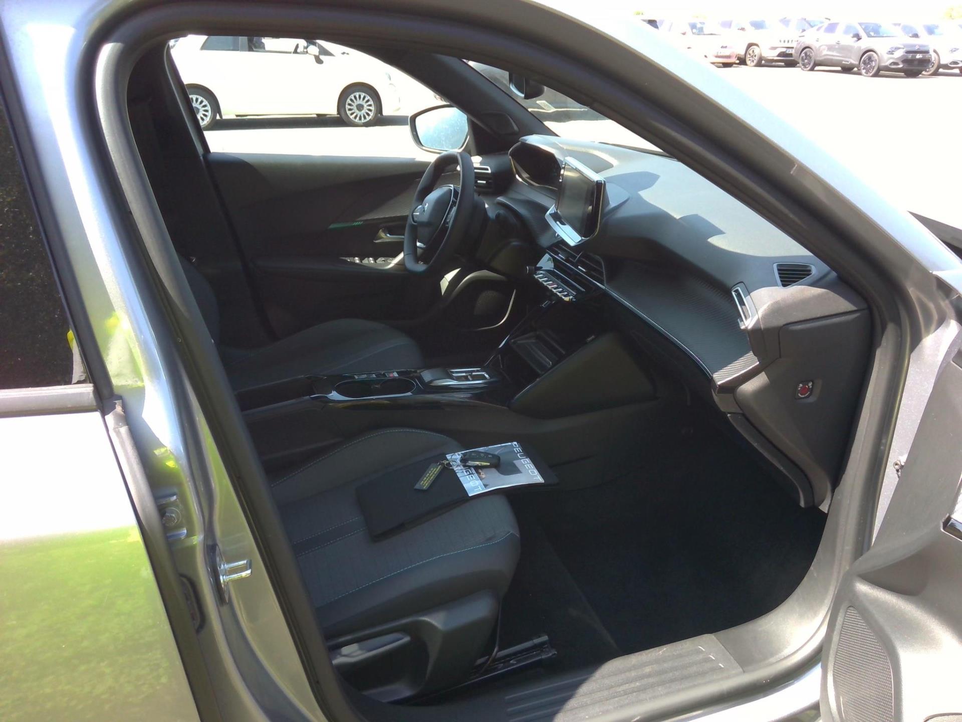 Peugeot 2008 Electrique 136 ch Allure 2023