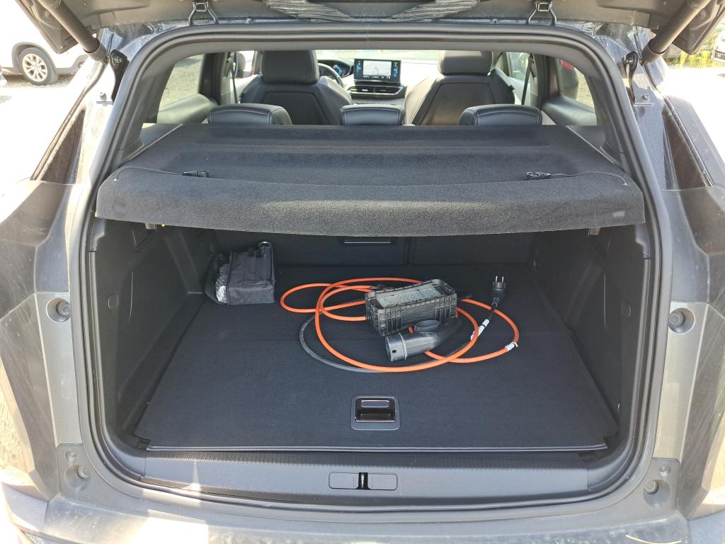 Peugeot 3008 Hybrid4 300 e-EAT8 GT Pack 2021