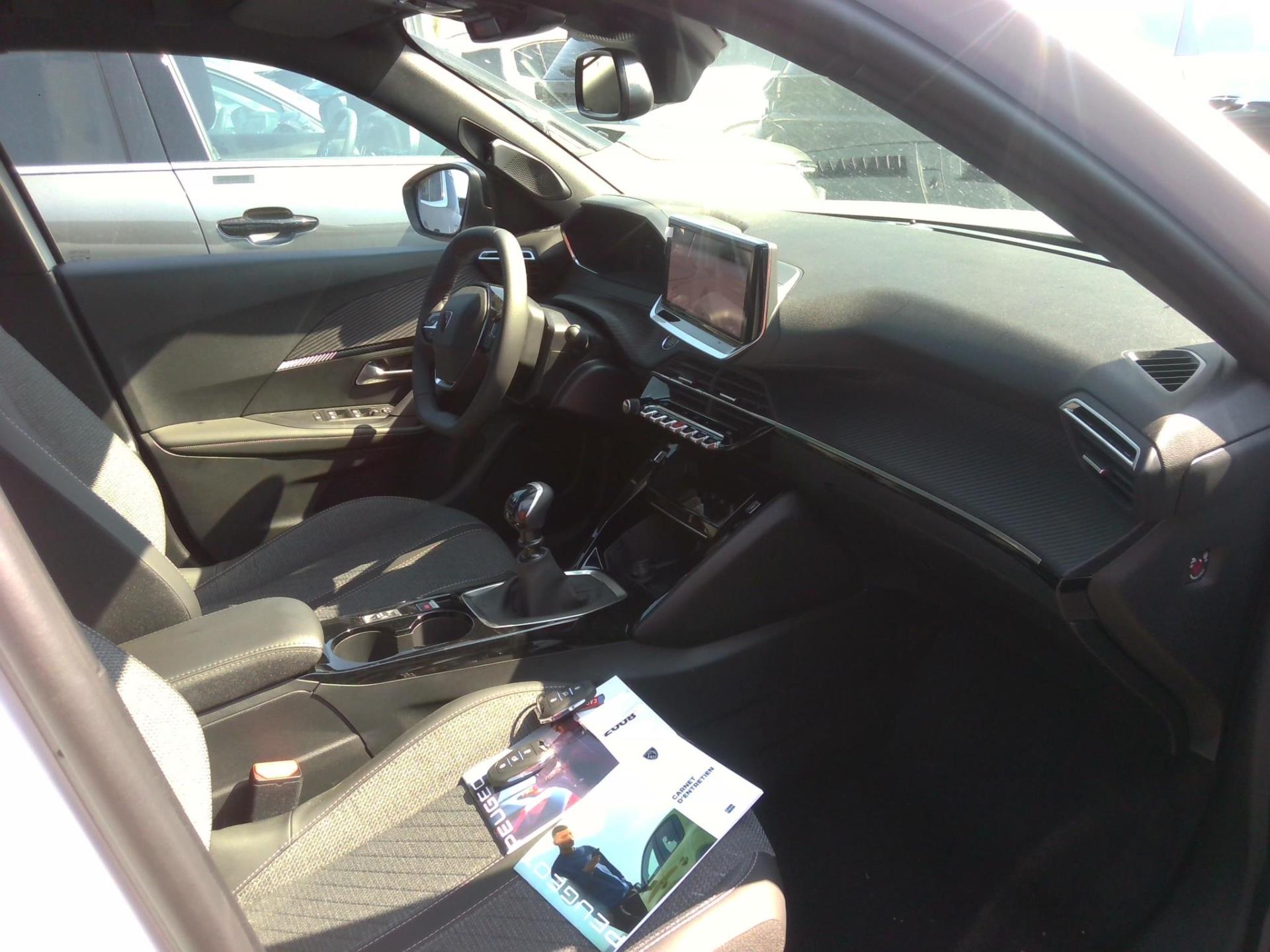 Peugeot 2008 Turbo 100 ch BVM6 Allure 2026