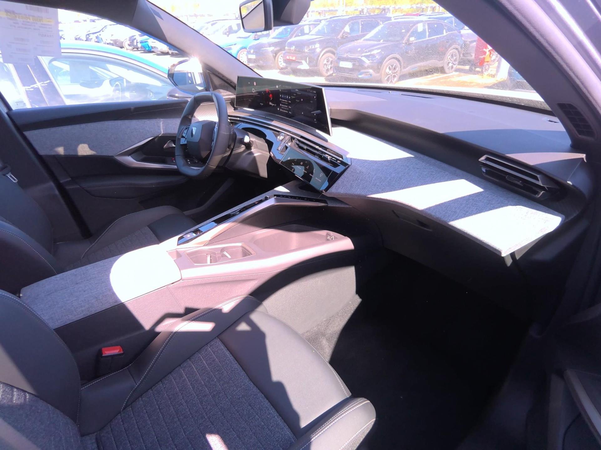 Peugeot 3008 Hybrid 145 e-DCS6 Allure 2025