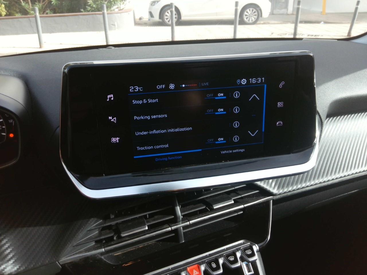 Foto Peugeot 208 8