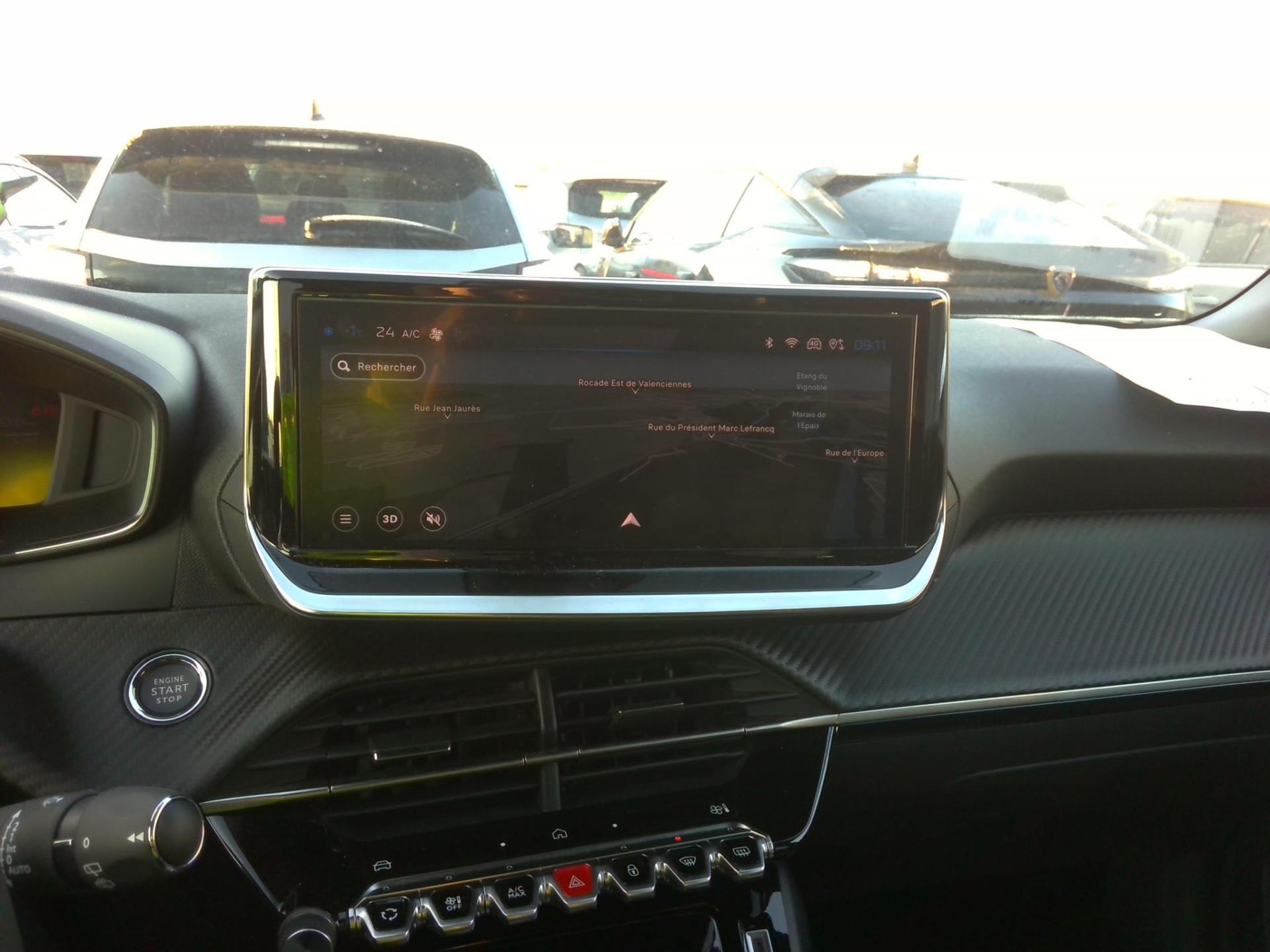 Peugeot 2008 Hybrid 136 e-DCS6 Allure 2024