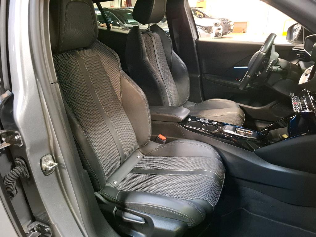 Peugeot 2008 PureTech 130 S&S EAT8 GT 2022