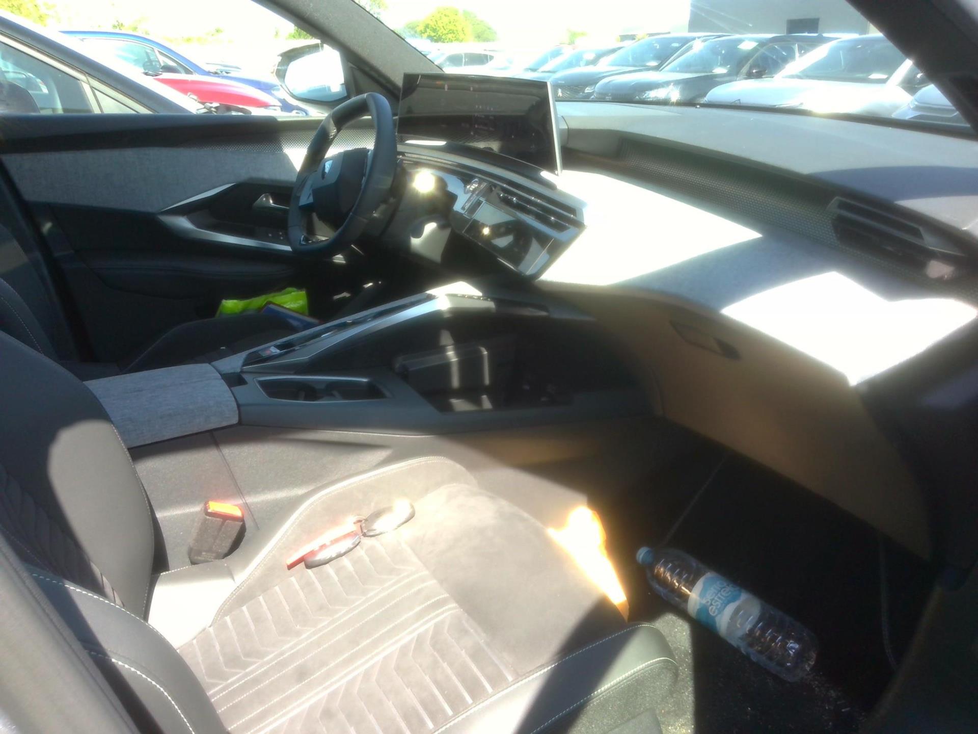 Peugeot 3008 Hybrid 136 e-DCS6 GT 2024