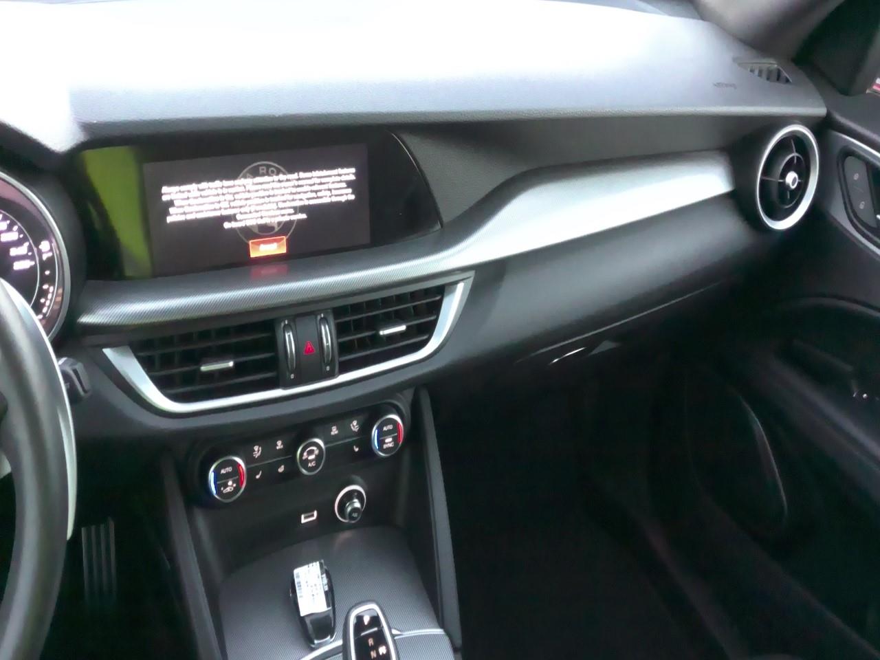 Foto Alfa Romeo Stelvio 9