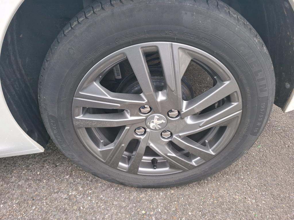 Peugeot 208 PureTech 75 S&S BVM5 Style 2022