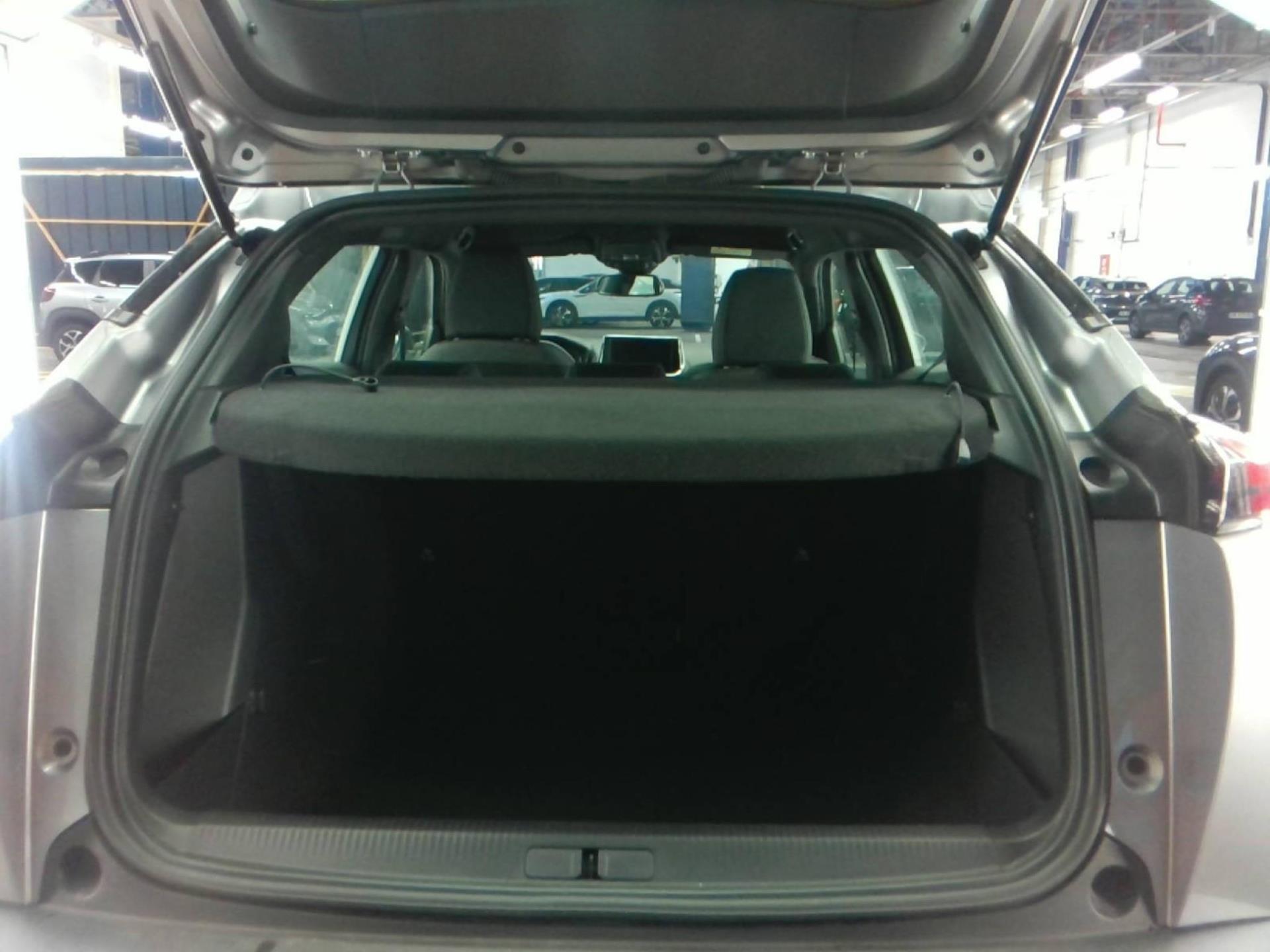 Peugeot 2008 PureTech 130 S&S BVM6 Active Pack 2022