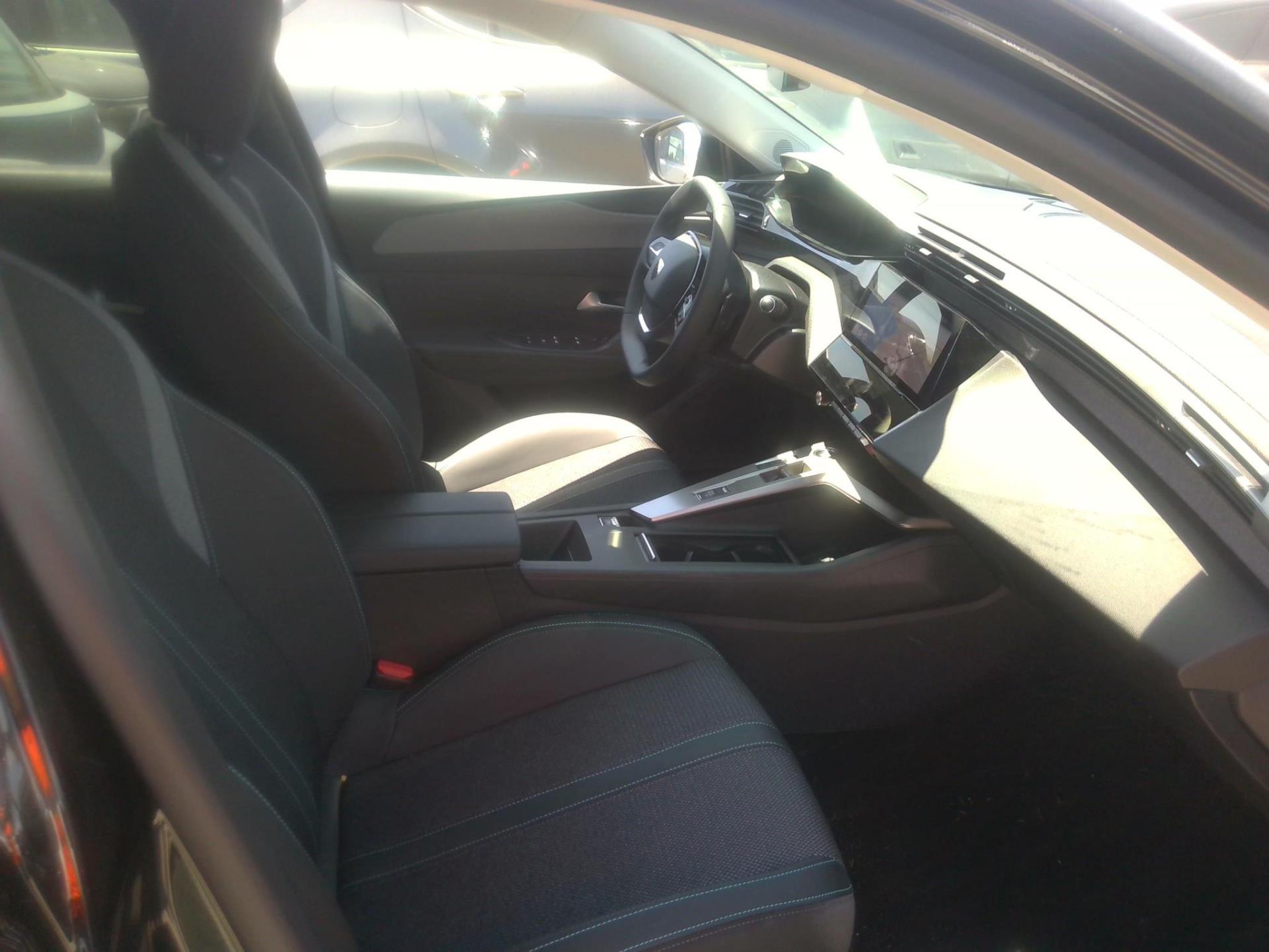 Peugeot 308 Hybrid 145 e-DCS6 Allure 2025
