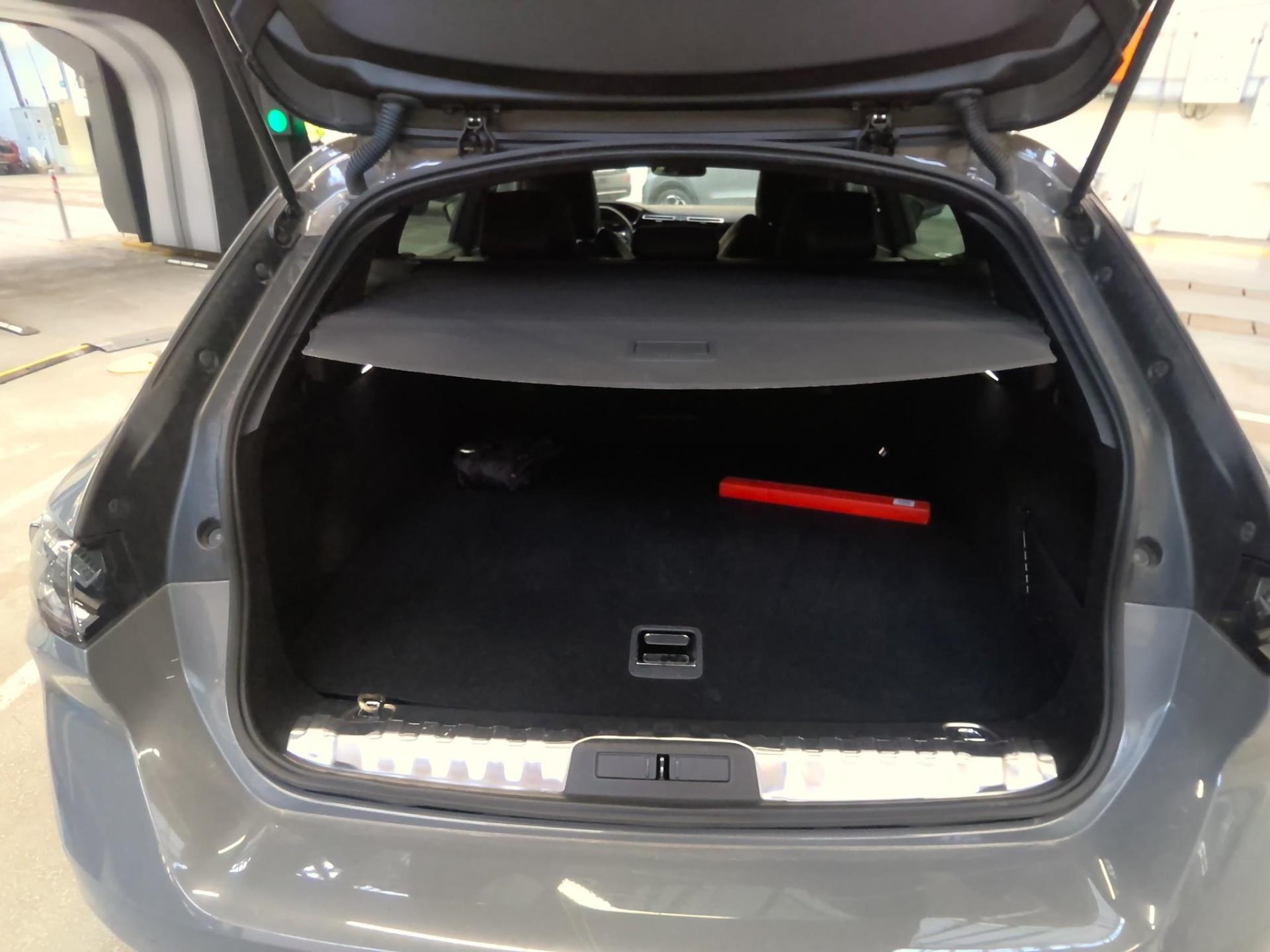 Peugeot 508 SW Hybrid 180 e-EAT8 Allure 2025