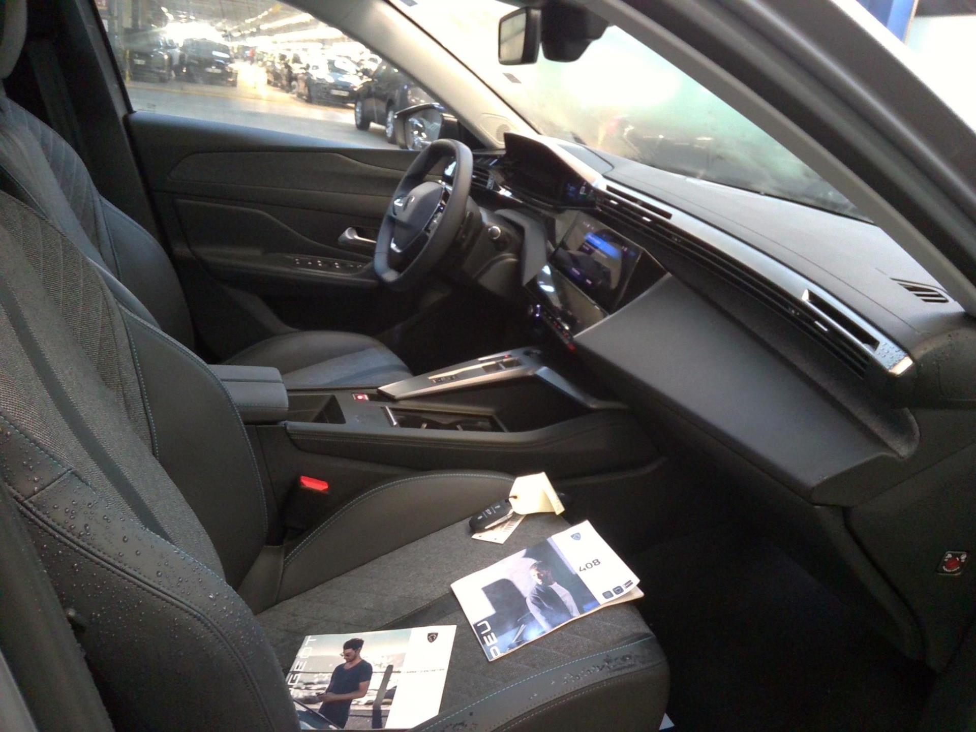 Peugeot 408 PHEV 180 e-EAT8 Allure 2023