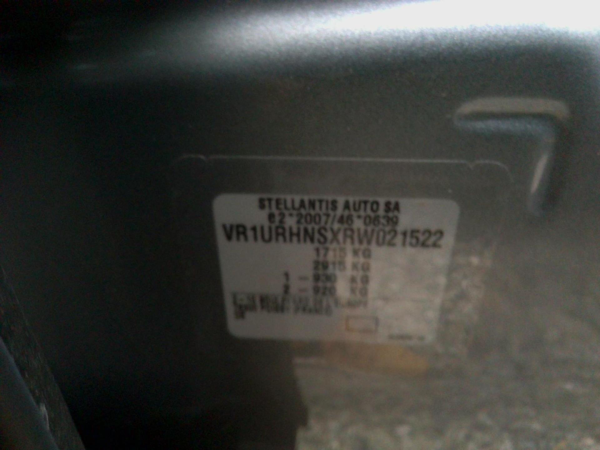 DS DS 3 PureTech 130 EAT8 Esprit de Voyage 2024