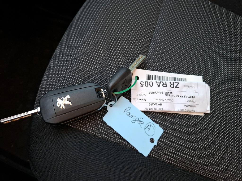 Peugeot PARTNER FOURGON STANDARD 650 KG BLUEHDI 100 S&S BVM6 ASPHALT 2022