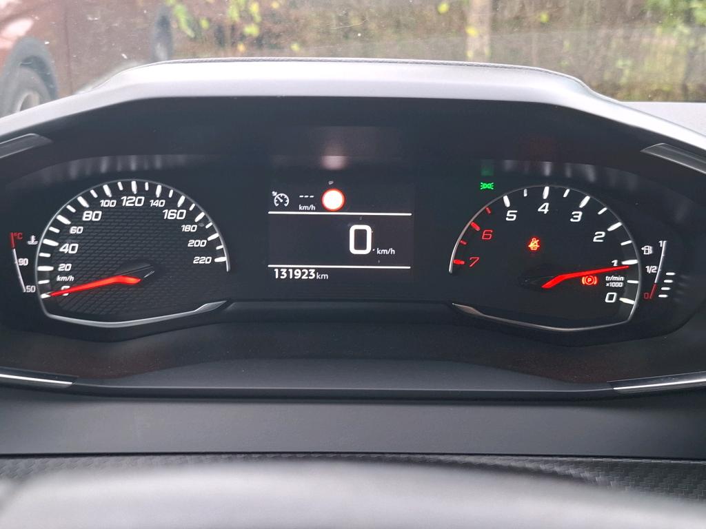 Peugeot 208 BlueHDi 100 S&S BVM6 Style 2022