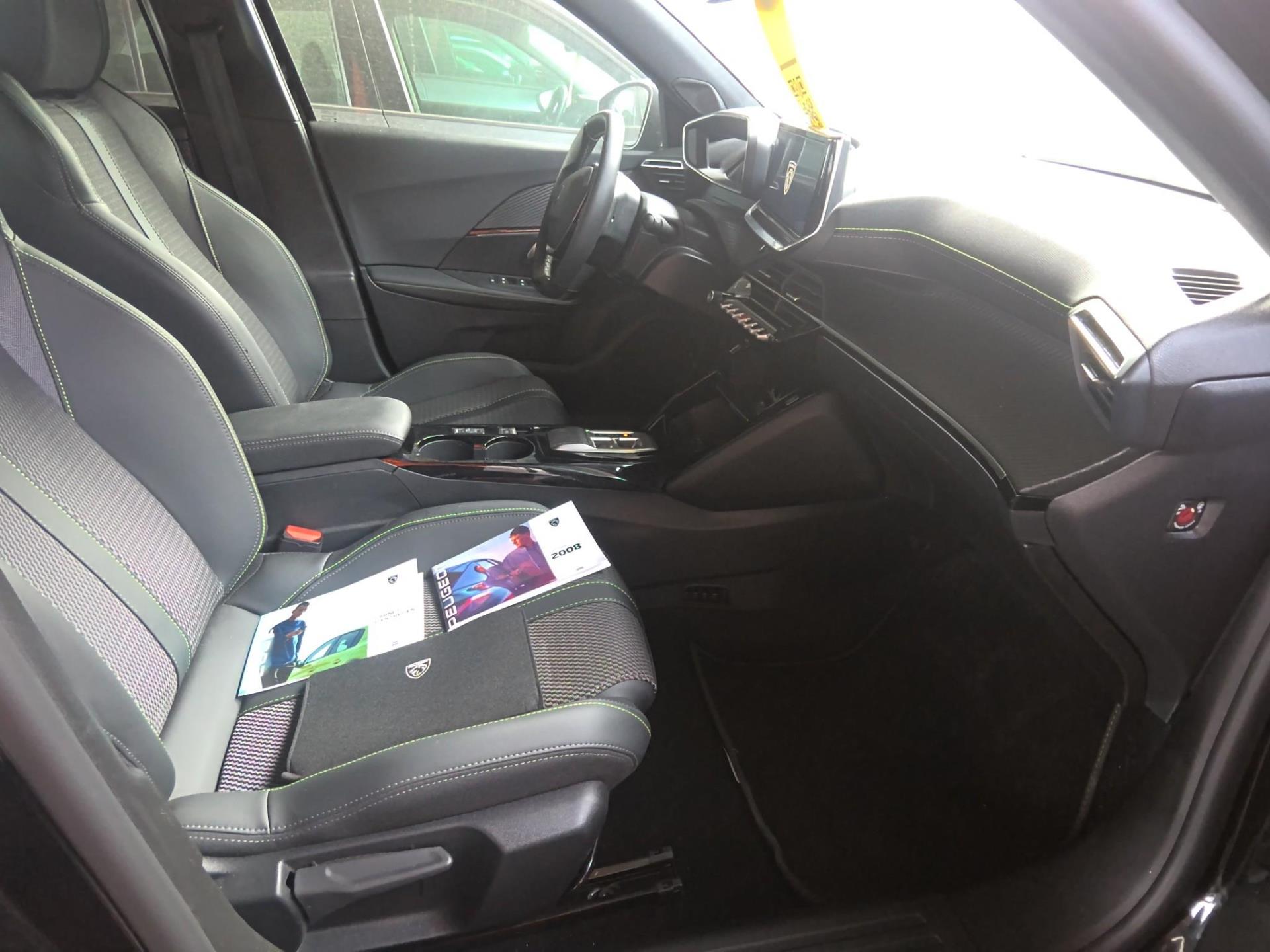 Peugeot 2008 Electrique 156 ch 54 kWh GT 2025