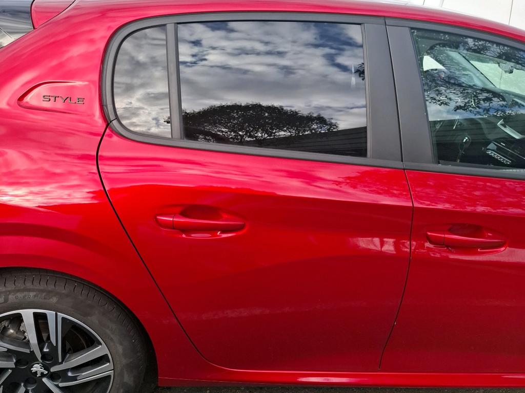 Peugeot 208 PureTech 100 S&S EAT8 Style 2023