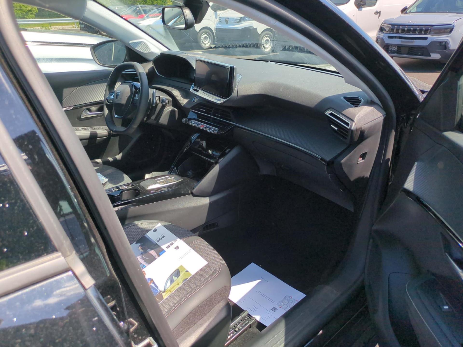 Peugeot 208 Hybrid 100 e-DCS6 Allure 2024