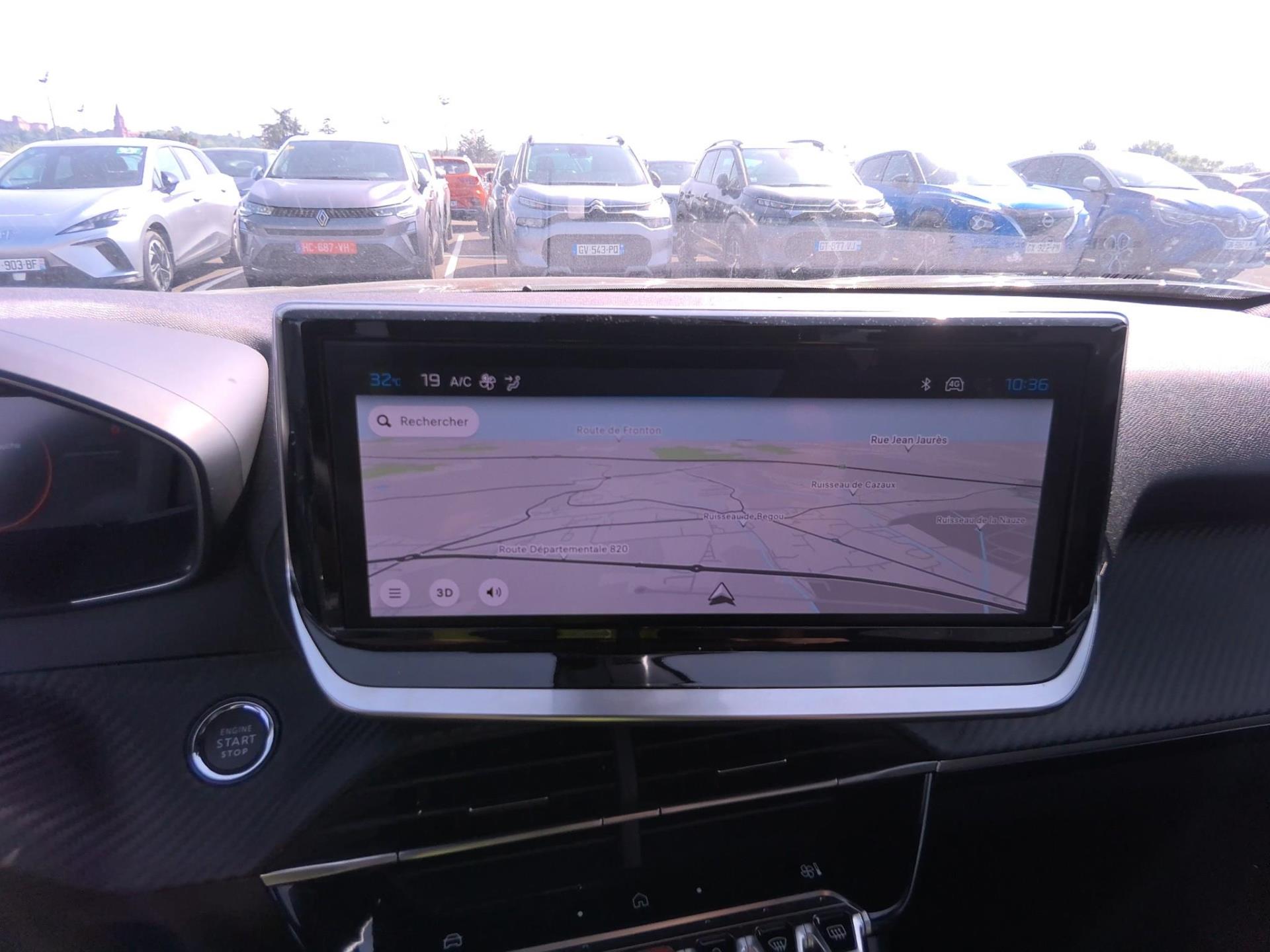 Peugeot 2008 Hybrid 136 e-DCS6 Allure 2025