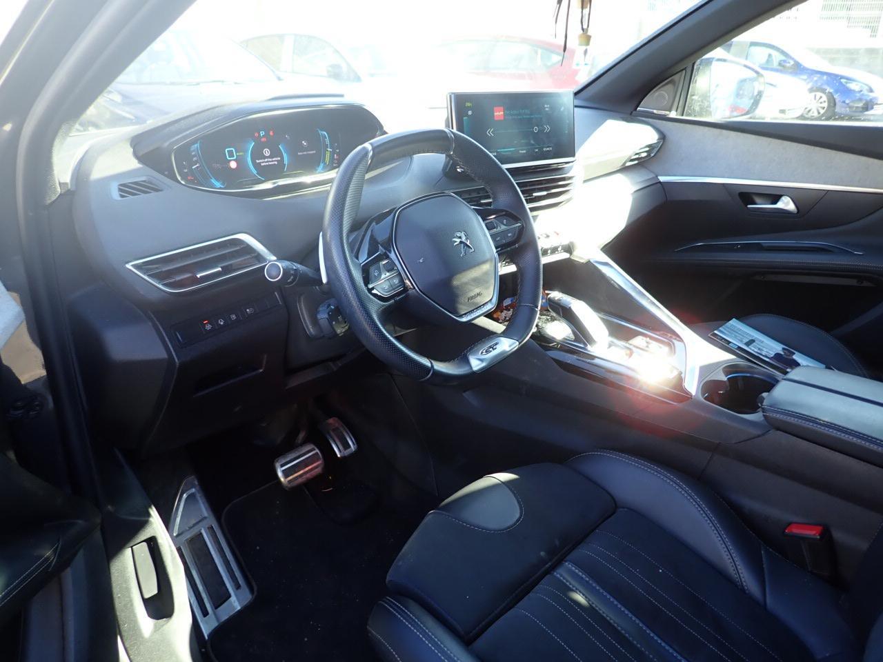 Foto Peugeot 3008 Hybrid 4
