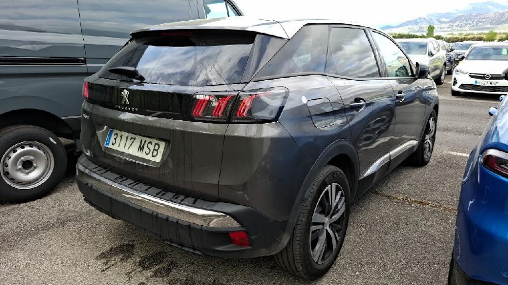 Foto Peugeot 3008 Hybrid 7