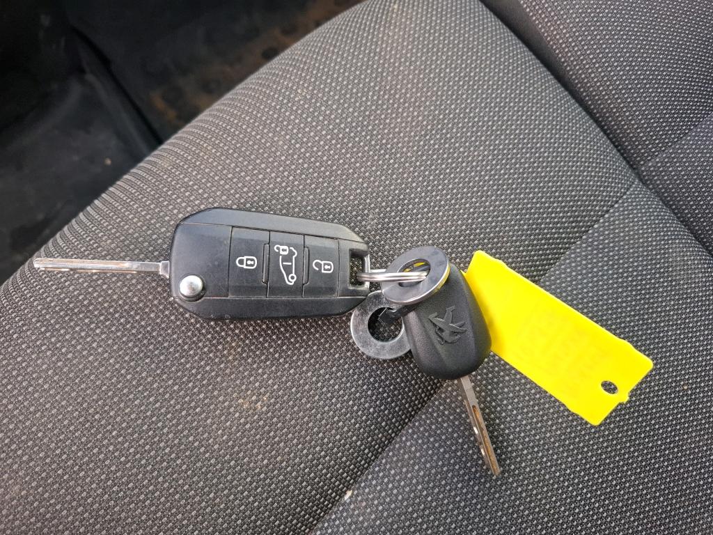 Peugeot PARTNER FOURGON STANDARD 650 KG BLUEHDI 100 S&S BVM5 PREMIUM 2020